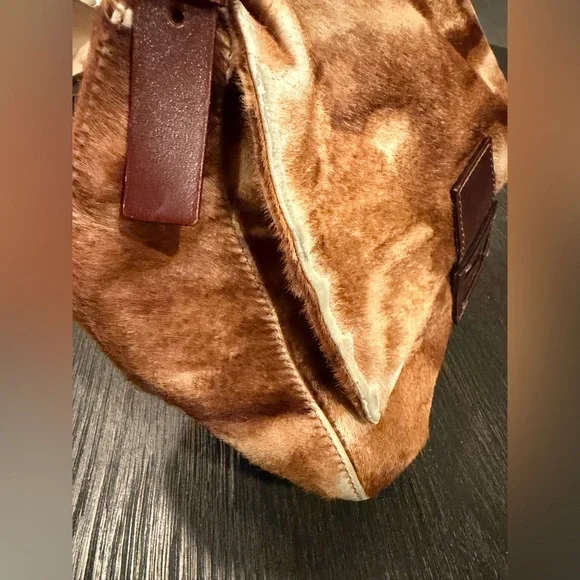 FENDI Ponyhair Mama Forever Baguette Neutrals shoulder bag - Picture 7 of 12